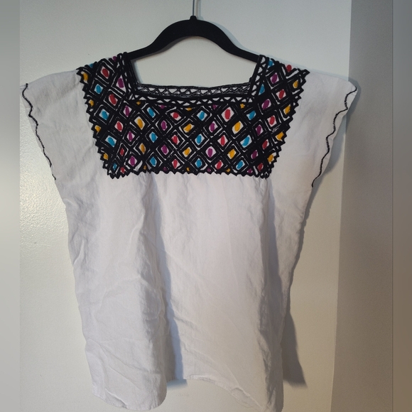 Embroidered White Top with Multicolor Accents Size S #343 - Picture 1 of 3